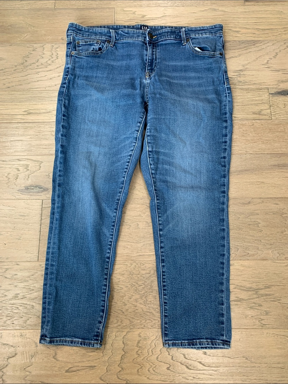 Gap Girlfriend Straight Leg Jeans Size 33x27